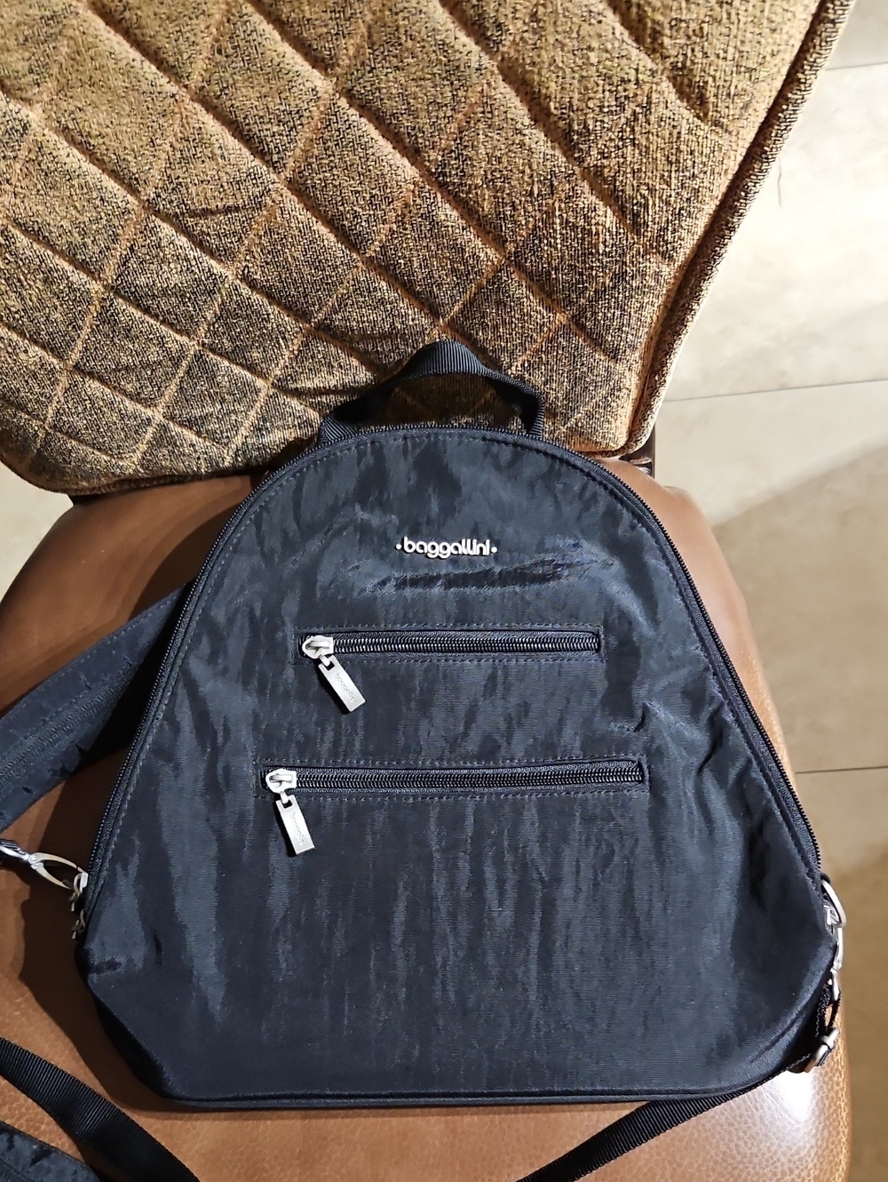 Baggallini Black Nylon Convertible Sling Backpack Bag Purse RFID School Travel - Picture 3 of 5